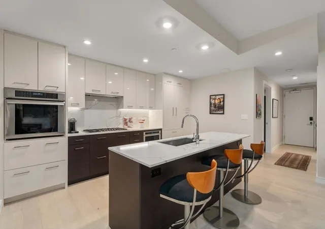2nd image of 110 Broad St #303, Boston, MA 02110 | MLS# 73526062