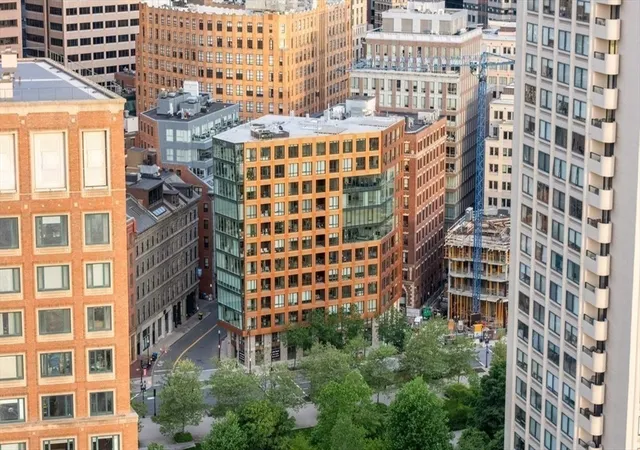 2nd image of 110 Broad St, Boston, MA 02110