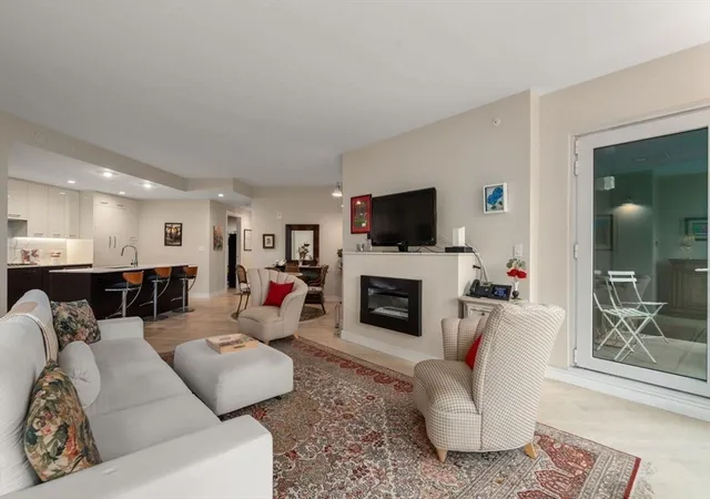 Listing Photo 4 - Condo for sale in building located at 110 Broad St, Boston, MA 02110 - Unit #303