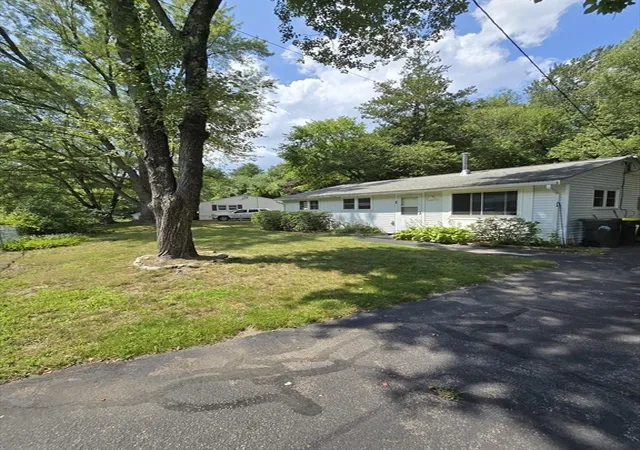 3rd image of 41 Potter Dr, Bellingham, MA 02019 | MLS# 73563470