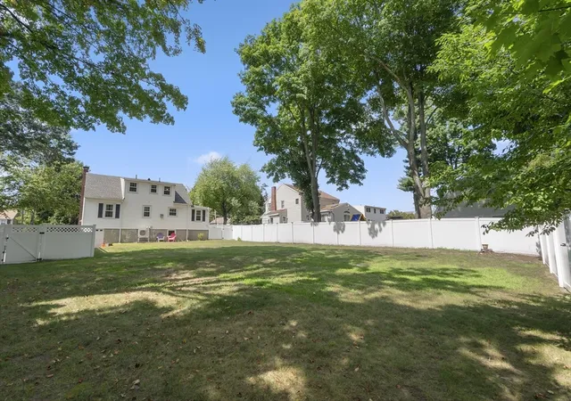 Photo 2 of Sale Pending at 277 Vernon St, Wakefield, MA 01880 | MLS# 73565563 | Listing updated on 2026-09-03