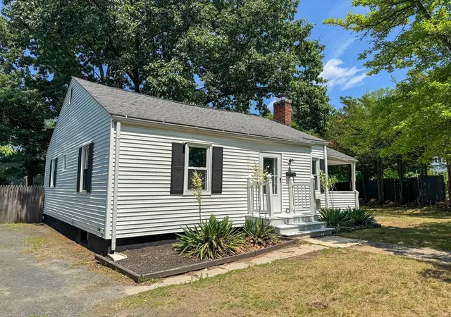 Homes for sale in Springfield, MA | 4 Wolfe St, Springfield, MA 01020 | MLS# 73549172
