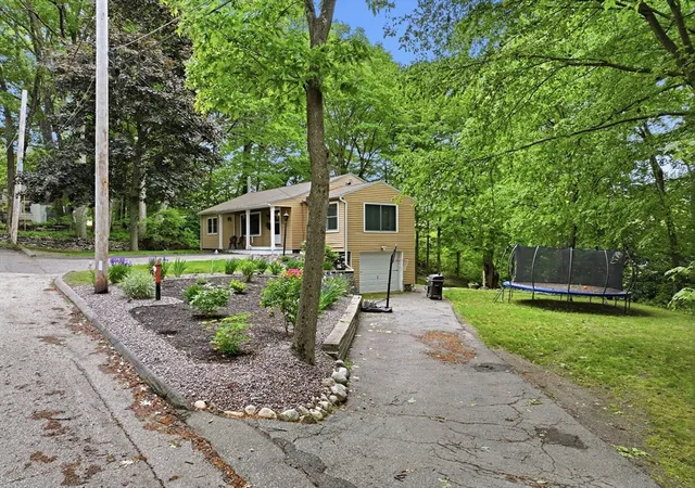 Homes for sale in Auburn, MA | 8 Woodside Ter, Auburn, MA 01501 | MLS# 73528928