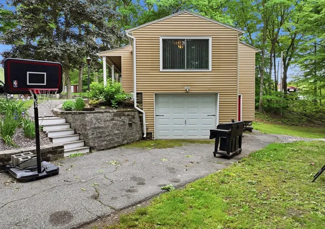 Homes for sale in Auburn, MA | 8 Woodside Ter, Auburn, MA 01501 | MLS# 73528928
