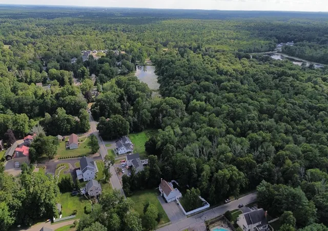 25th image of 40 Poquanticut Ave, North Easton, MA 02356 | MLS# 73565443