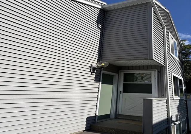 4th image of 5 Autumn Ln #5, Amherst, MA 01002 | MLS# 73565356