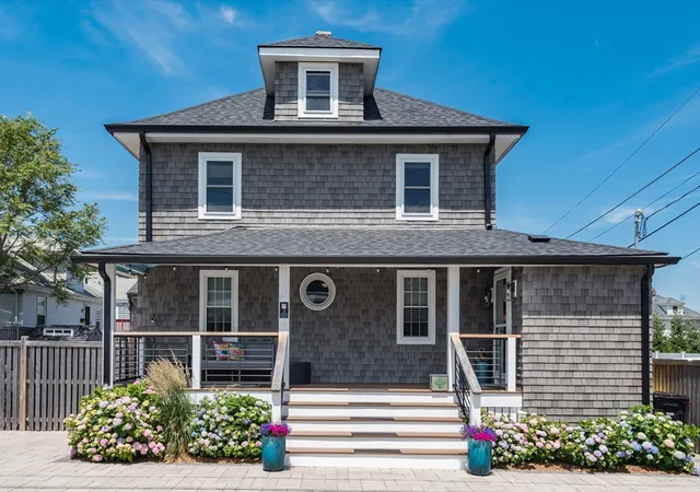 Homes for sale in Hull, MA | 3 Lincoln Street, Hull, MA 02045 | MLS# 73544024