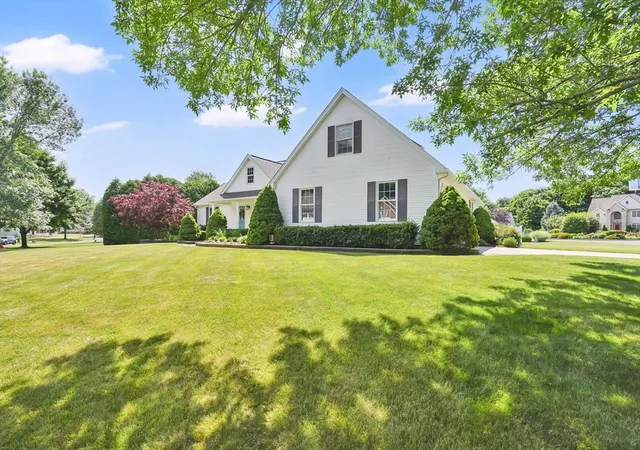 5th image of 34 Gloria Dr, Westfield, MA 01085 | MLS# 73537707