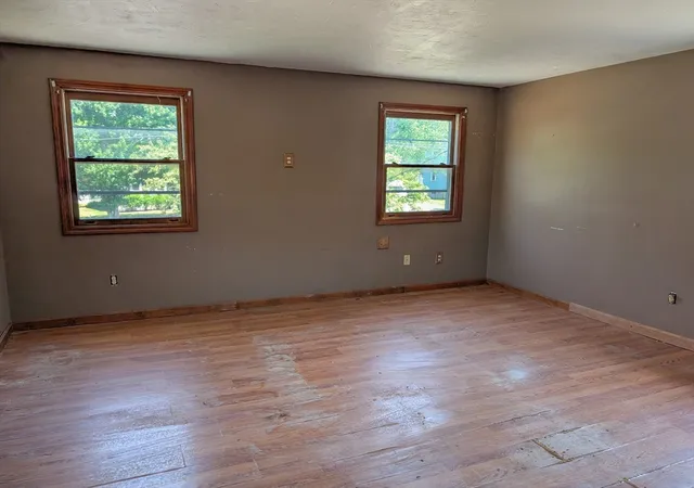35th image of 55 Liberty St, East Taunton, MA 02718 | MLS# 73550606