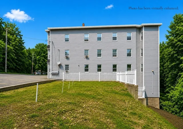 4th image of 141 Mechanic St, Fitchburg, MA 01420 | MLS# 73550857