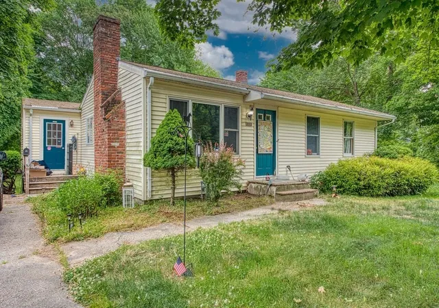 Homes for sale in Rockland, MA | 490 North Ave, Rockland, MA 02370 | MLS# 73539757