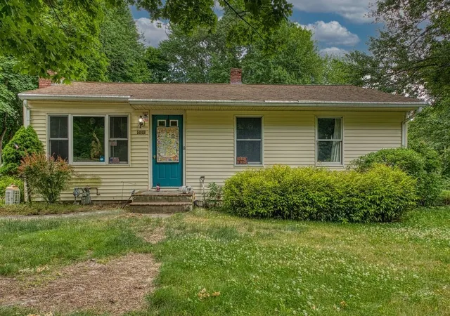 Homes for sale in Rockland, MA | 490 North Ave, Rockland, MA 02370 | MLS# 73539757