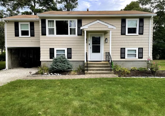 Homes for sale in East Sandwich, MA | 5 Andersen Ave, East Sandwich, MA 02537 | MLS# 73511928