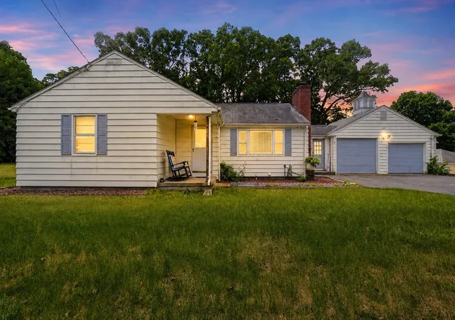 2nd image of 23 Smith St, Chicopee, MA 01020 | MLS# 73540648