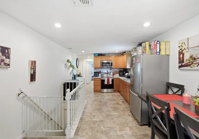 4th image of 23 Smith St, Chicopee, MA 01020 | MLS# 73540648