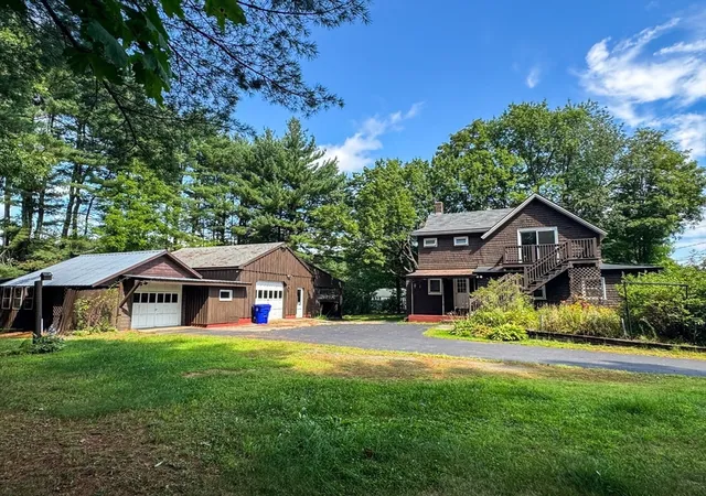 Photo 3 of Sale Pending at 54 Fairview St E, Greenfield, MA 01301 | MLS# 73563175 | Listing updated on 2026-09-02