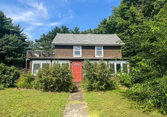 Photo 3 of Sale Pending at 54 Fairview St E, Greenfield, MA 01301 | MLS# 73563175 | Listing updated on 2026-09-02