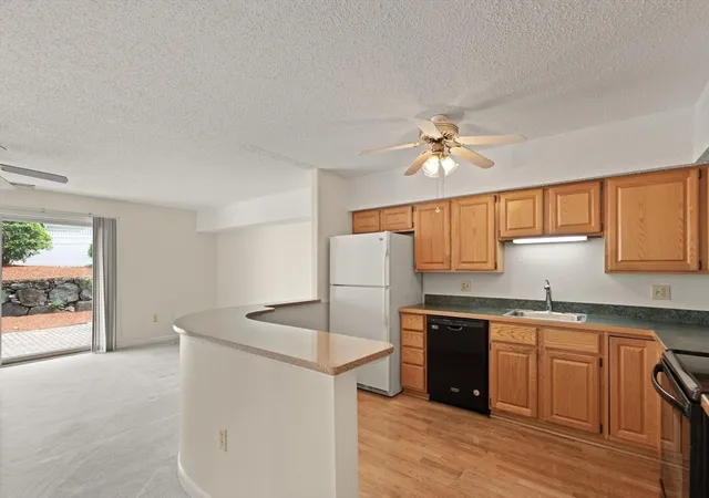Listing Photo 5 - Condo for sale in building located at 19 Olde Vlg Dr, Salem, MA 01970 - Unit #1603