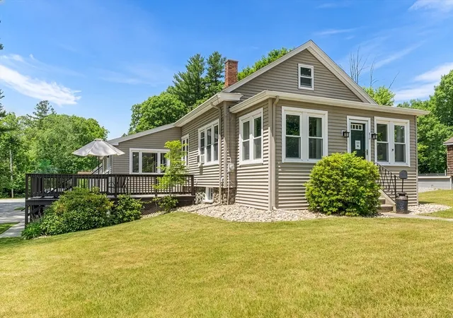 Homes for sale in Leicester, MA | 43 Lake Ave, Leicester, MA 01524 | MLS# 73537557