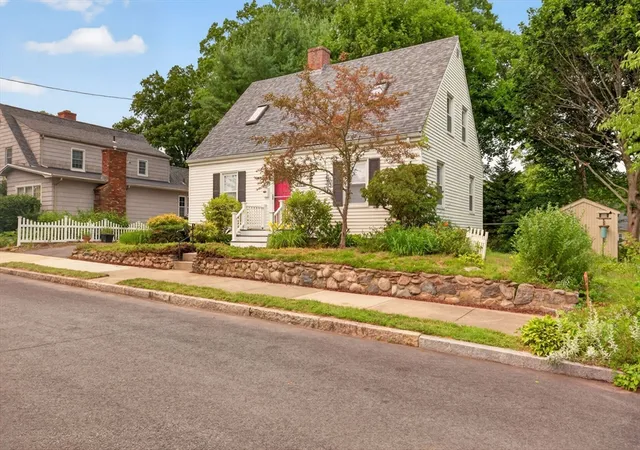 4th image of 414 Archer St, Fall River, MA 02720 | MLS# 73550731