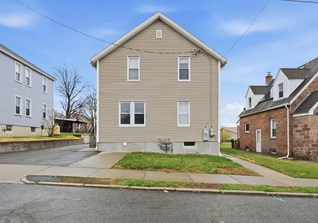 5th image of 38 Prospect St, Hopedale, MA 01364