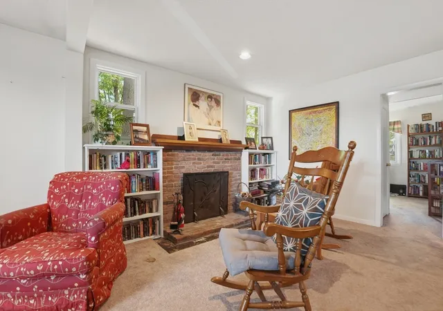 4th image of 134 Peninsula Dr, Lunenburg, MA 01462 | MLS# 73537620
