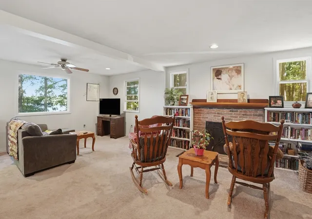 5th image of 134 Peninsula Dr, Lunenburg, MA 01462 | MLS# 73537620