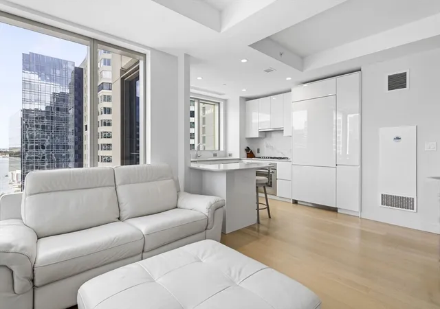 5th image of 133 Seaport Blvd #1602, Boston, MA 02210 | MLS# 73534222