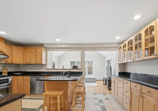 Homes for sale in Wellesley, MA | 80 Washington St, Wellesley, MA 02481 | MLS# 73537634