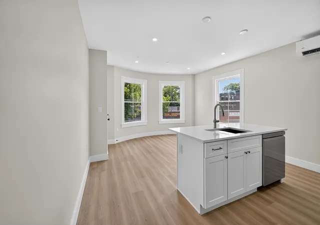 3rd image of 533 Washington Street #3, Boston, MA 02111 | MLS# 73559227