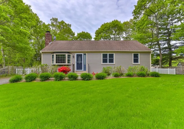 1st image of 17 Outpost Ln, Centerville, MA 02632 | MLS# 73526496