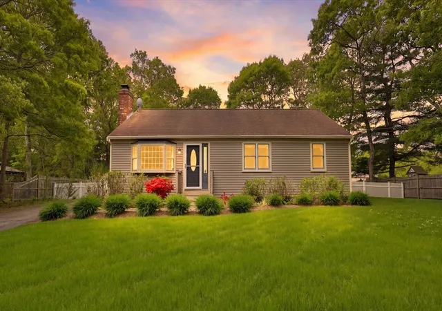 2nd image of 17 Outpost Ln, Centerville, MA 02632 | MLS# 73526496