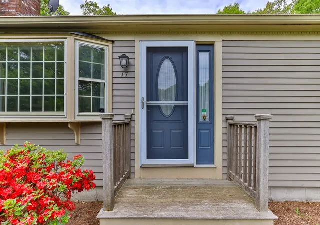 5th image of 17 Outpost Ln, Centerville, MA 02632 | MLS# 73526496