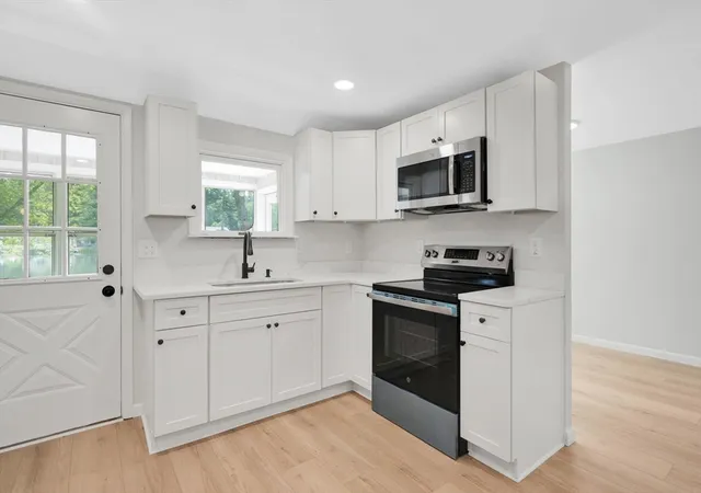 5th image of 42 Wheeler Dr, Enfield, CT 06082 | MLS# 73542554