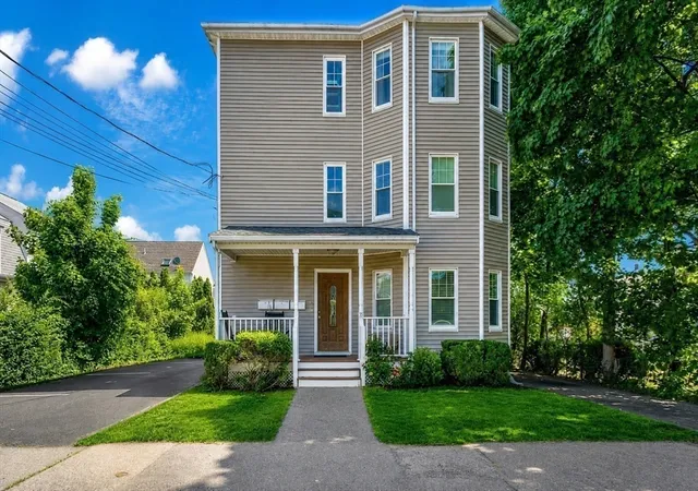 Homes for sale in Norwood, MA | 35 Austin St #3, Norwood, MA 02062 | MLS# 73541069