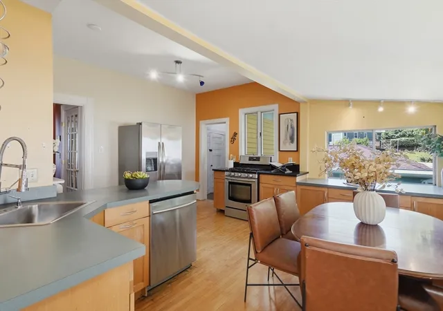 3rd image of 124 Spruce St, Watertown, MA 02472