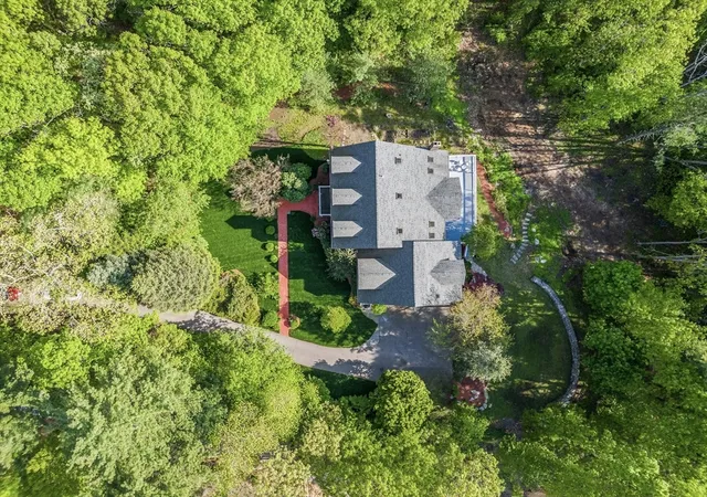 42nd image of 153 Walpole St, Dover, MA 02030 | MLS# 73546925