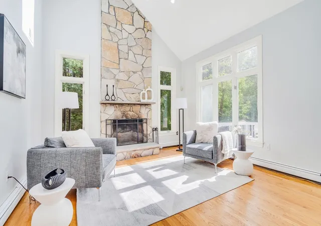 4th image of 153 Walpole St, Dover, MA 02030 | MLS# 73546925