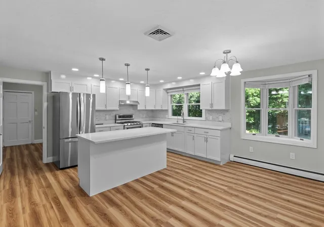 Photo 4 of Single family home for sale at 16 Dartmoor Dr, Shrewsbury, MA 01545 | MLS# 73550240 | Listing updated on 2026-07-19