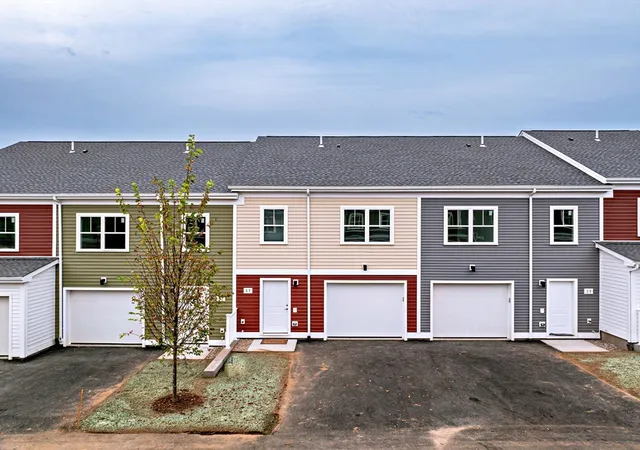 Photo 2 of Sale Pending at 48 Central St #503, Springfield, MA 01105 | MLS# 73302329 | Listing updated on 2025-12-10