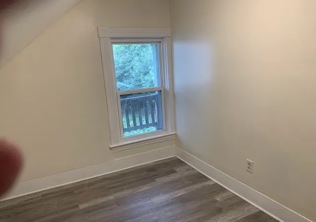 5th image of 4 S Ward St, Worcester, MA 01610 | MLS# 73549014