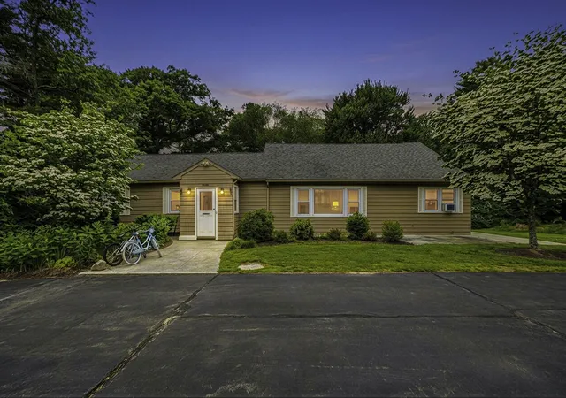 Homes for sale in Upton, MA | 90 Glenview St, Upton, MA 01568 | MLS# 73540925