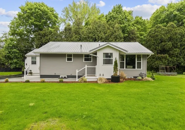 Homes for sale in Holyoke, MA | 6 Phillips Dr, Holyoke, MA 01040 | MLS# 73519519