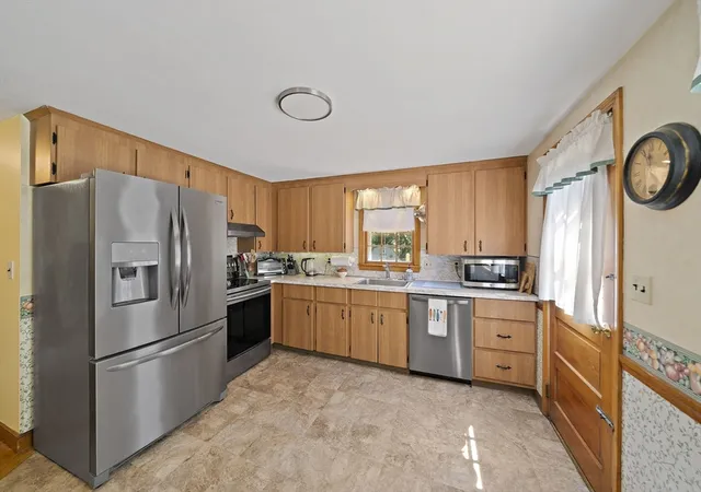 2nd image of 36 Concord St, Brockton, MA 02302 | MLS# 73567796