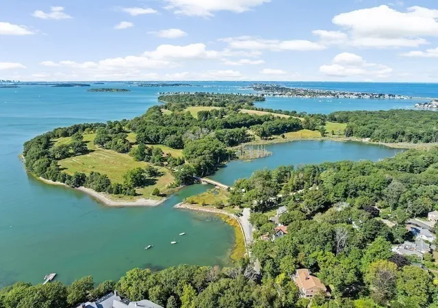 11th image of 112 Martins Ln, Hingham, MA 02043 | MLS# 73469087