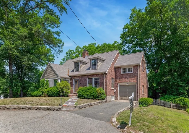 Homes for sale in Winchester, MA | 3 Chesterford Terrace, Winchester, MA 01890 | MLS# 73545054