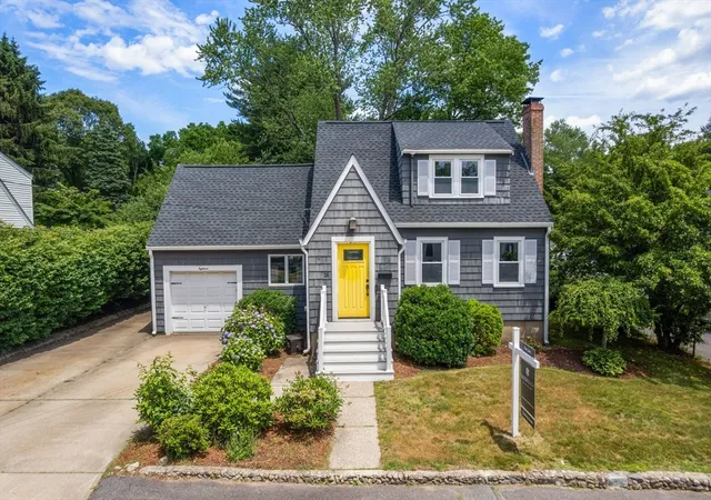 Homes for sale in Norwood, MA | 18 Margaret St, Norwood, MA 02062 | MLS# 73545421
