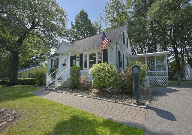 Homes for sale in Methuen, MA | 26 Ponderosa Avenue, Methuen, MA 01844 | MLS# 73537053