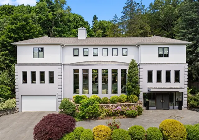 1st image of 17 Edge Hill Rd, Chestnut Hill, MA 02467 | MLS# 73524035