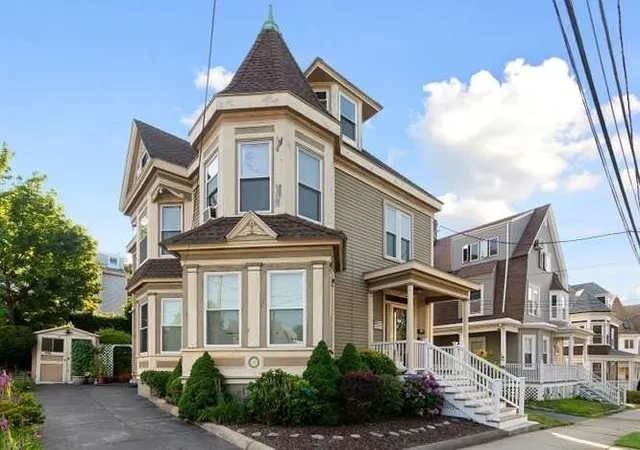 1st image of 52 Eastern Ave, Lynn, MA 01902 | MLS# 73556275